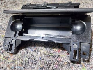 bontott AUDI A4 B7 Első Hamutartó