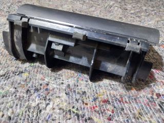 bontott AUDI A4 B7 Első Hamutartó