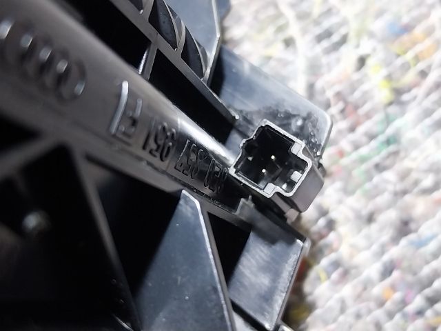 bontott AUDI A4 B7 Első Hamutartó