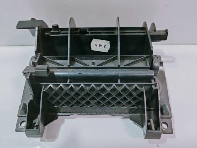 bontott AUDI A4 B7 Első Hamutartó