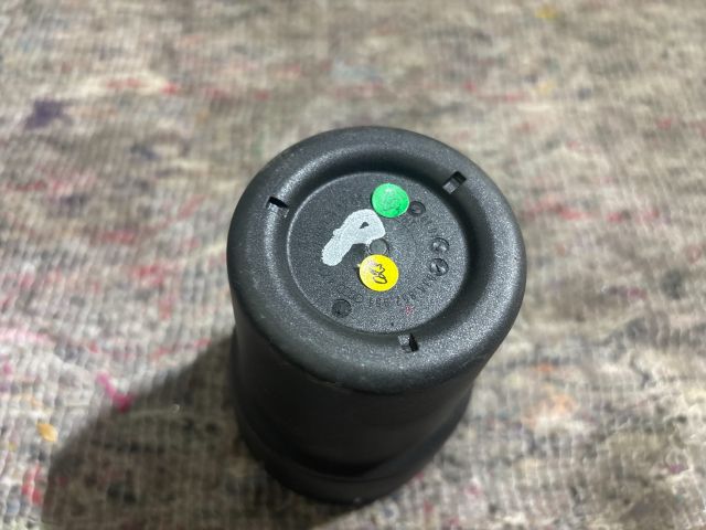 bontott AUDI A4 B7 Első Hamutartó