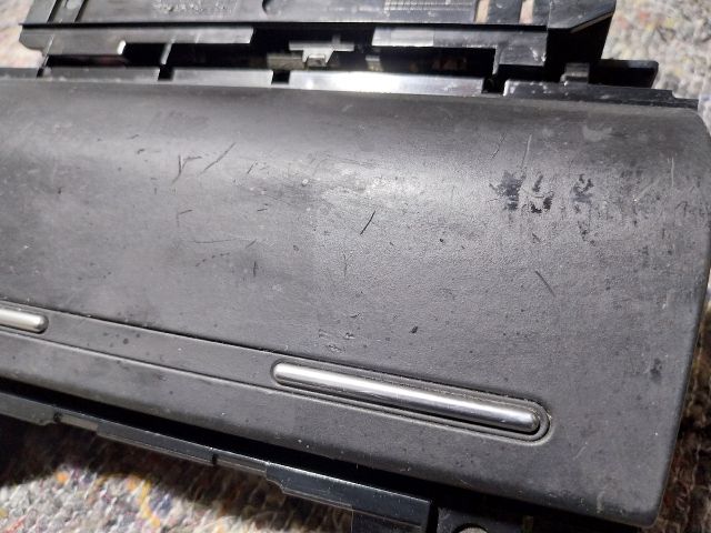 bontott AUDI A4 B7 Első Hamutartó