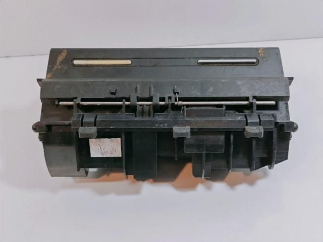 bontott AUDI A4 B7 Első Hamutartó