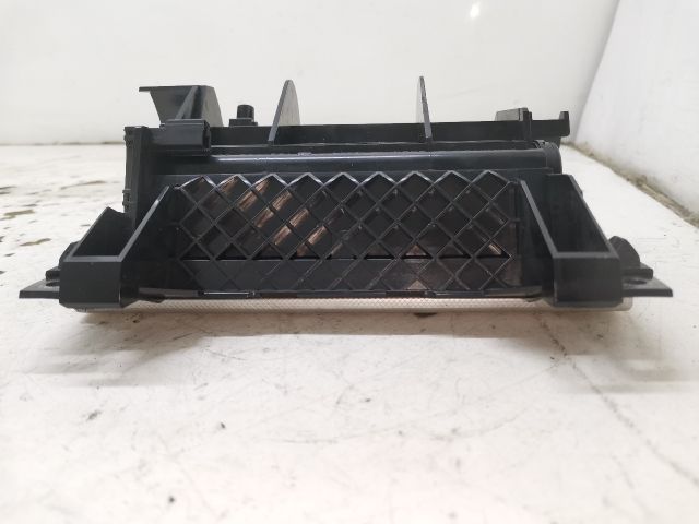 bontott AUDI A4 B7 Első Hamutartó