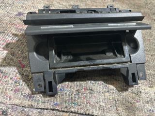 bontott AUDI A4 B7 Első Hamutartó