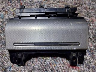 bontott AUDI A4 B7 Első Hamutartó