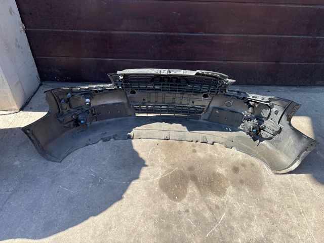 bontott AUDI A4 B7 Első Lökhárító (Részeivel)