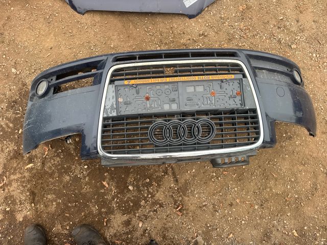 bontott AUDI A4 B7 Első Lökhárító (Részeivel)