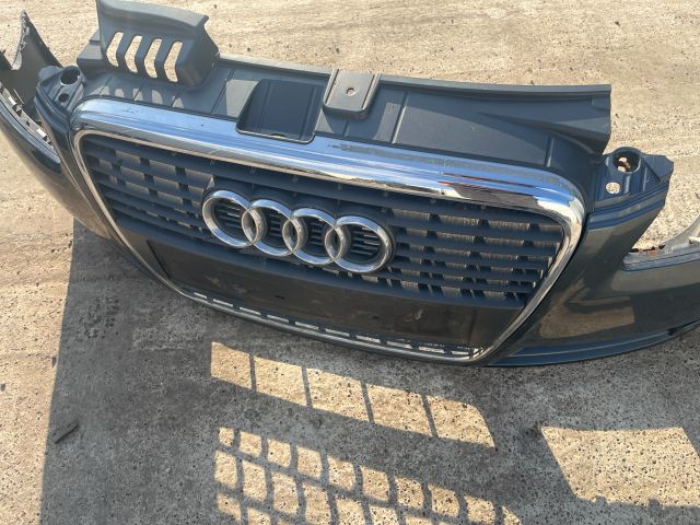 bontott AUDI A4 B7 Első Lökhárító (Részeivel)