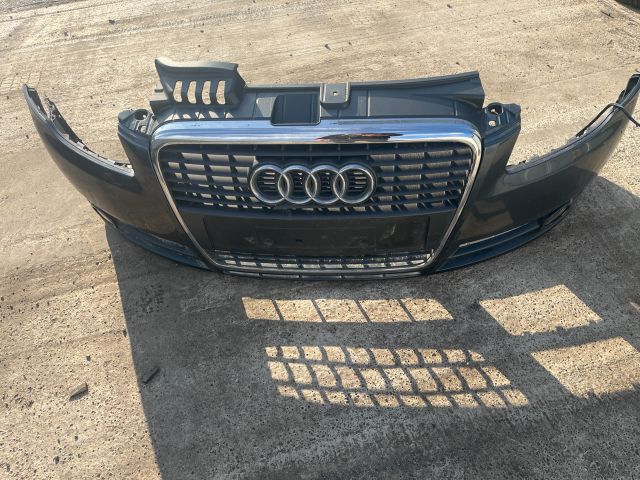 bontott AUDI A4 B7 Első Lökhárító (Részeivel)