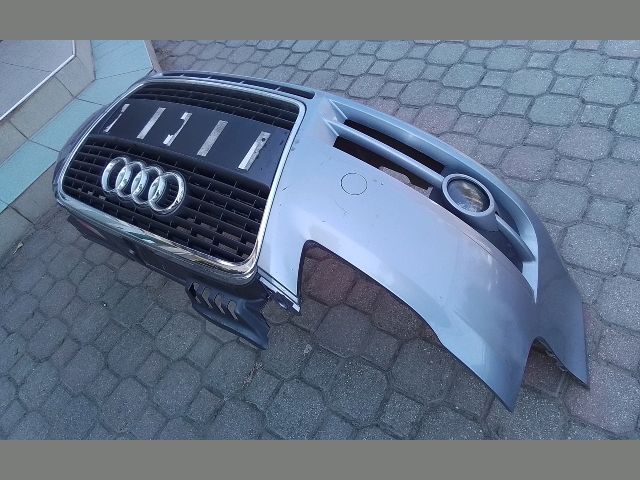 bontott AUDI A4 B7 Első Lökhárító (Részeivel)