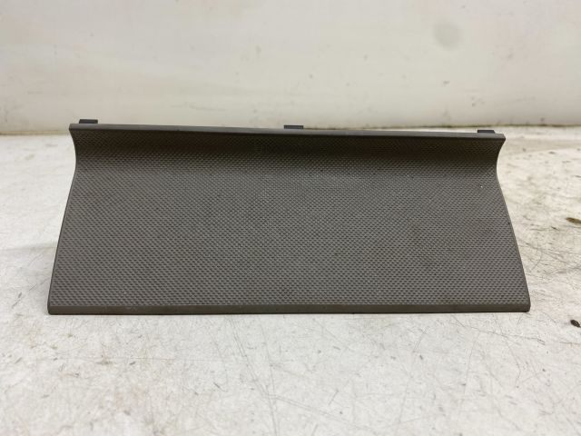 bontott AUDI A4 B7 Első Tároló Rekesz Fedél