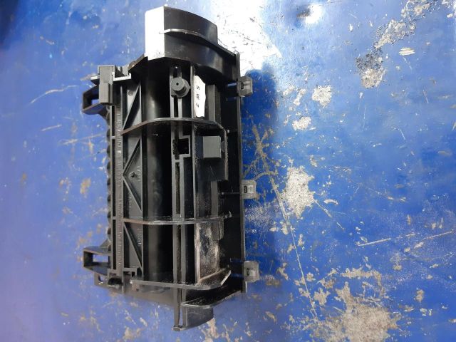 bontott AUDI A4 B7 Első Tároló Rekesz