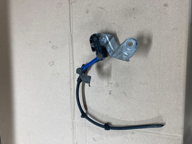 bontott AUDI A4 B7 Első Xenon Szintszabályzó Jeladó