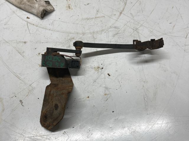 bontott AUDI A4 B7 Első Xenon Szintszabályzó Jeladó