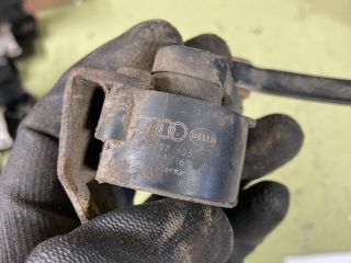 bontott AUDI A4 B7 Első Xenon Szintszabályzó Jeladó