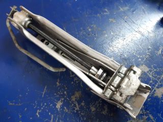 bontott AUDI A4 B7 Emelő