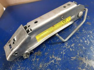 bontott AUDI A4 B7 Emelő