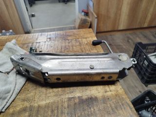 bontott AUDI A4 B7 Emelő