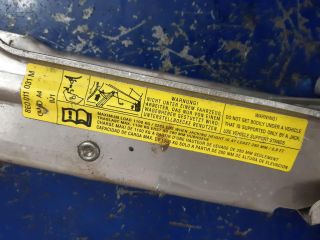 bontott AUDI A4 B7 Emelő