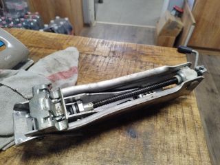 bontott AUDI A4 B7 Emelő