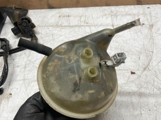 bontott AUDI A4 B7 Fékfolyadék Tartály