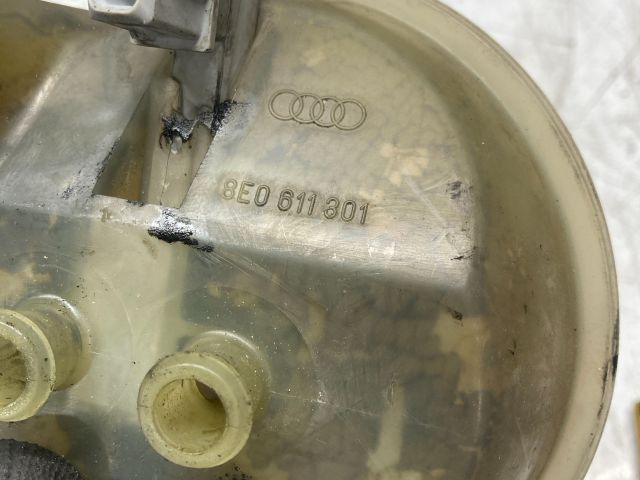 bontott AUDI A4 B7 Fékfolyadék Tartály