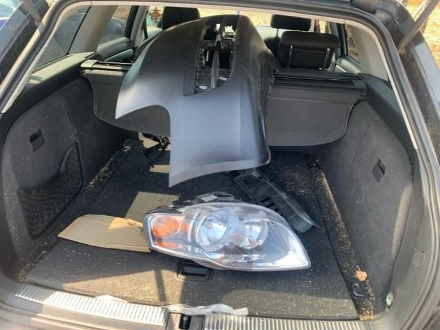 bontott AUDI A4 B7 Felső Hűtőburkolat