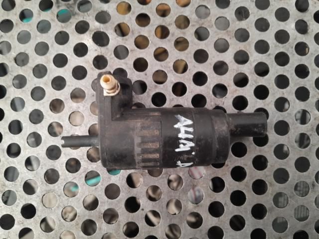 bontott AUDI A4 B7 Fényszórómosó Szivattyú