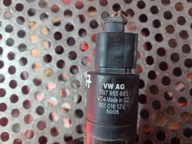 bontott AUDI A4 B7 Fényszórómosó Szivattyú