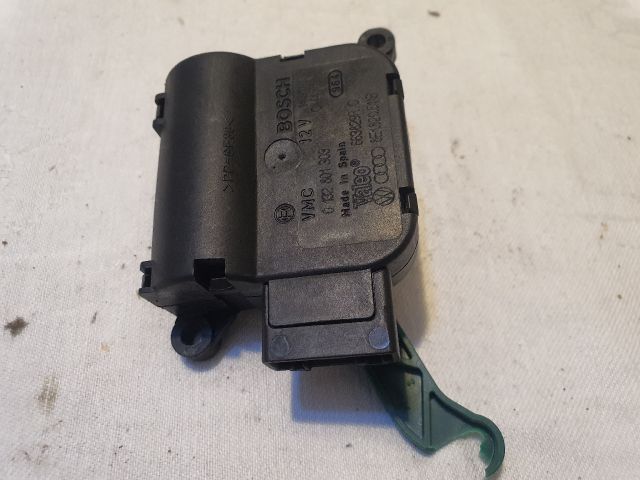 bontott AUDI A4 B7 Fűtés Állító Motor