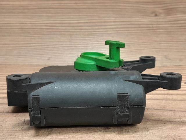 bontott AUDI A4 B7 Fűtés Állító Motor