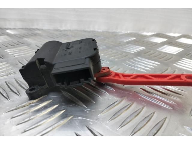 bontott AUDI A4 B7 Fűtés Állító Motor