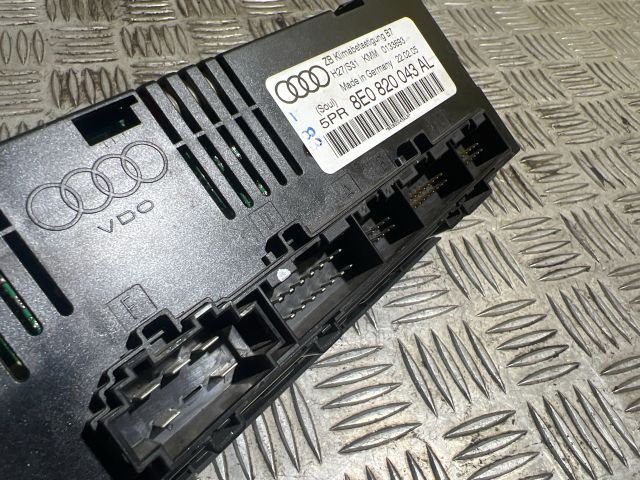 bontott AUDI A4 B7 Fűtéskapcsoló (digit klímás)