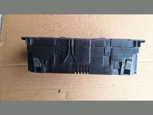 bontott AUDI A4 B7 Fűtéskapcsoló (digit klímás)