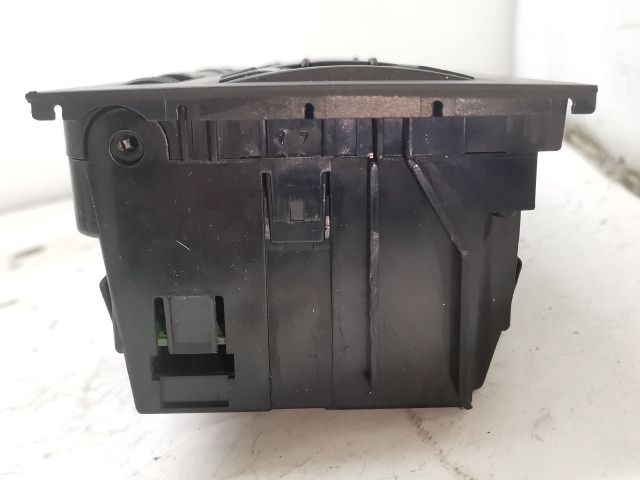 bontott AUDI A4 B7 Fűtéskapcsoló (digit klímás)