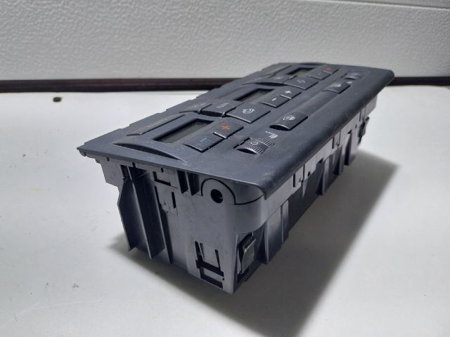 bontott AUDI A4 B7 Fűtéskapcsoló (digit klímás)