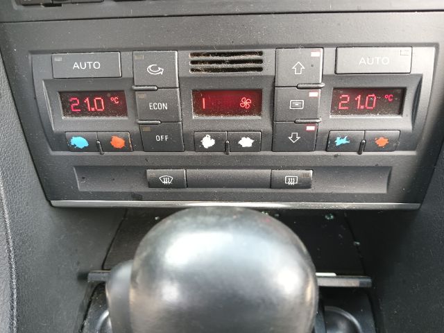 bontott AUDI A4 B7 Fűtéskapcsoló (digit klímás)