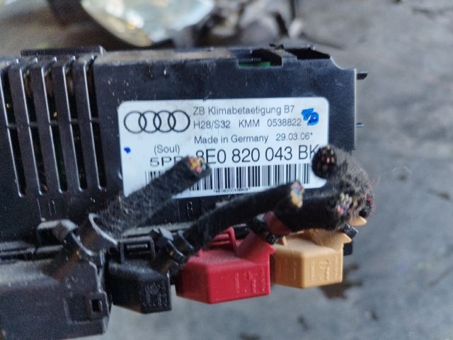 bontott AUDI A4 B7 Fűtéskapcsoló (digit klímás)