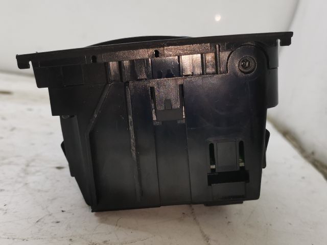 bontott AUDI A4 B7 Fűtéskapcsoló (digit klímás)