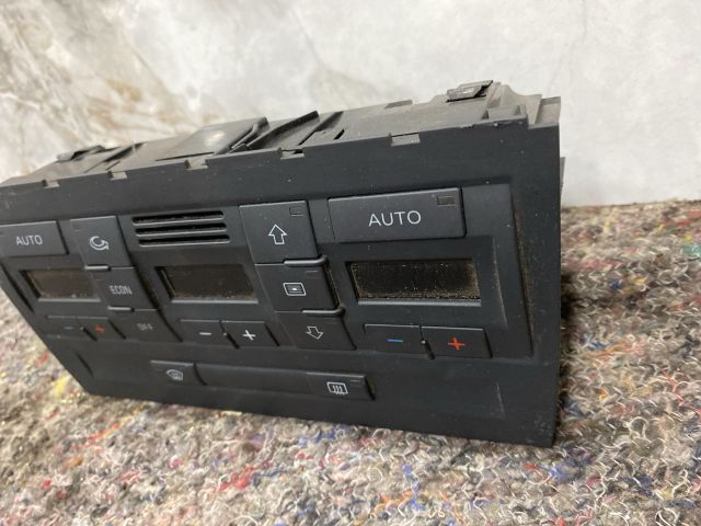 bontott AUDI A4 B7 Fűtéskapcsoló (digit klímás)