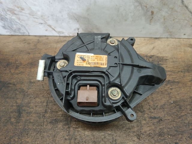 bontott AUDI A4 B7 Fűtőmotor (Klímás)
