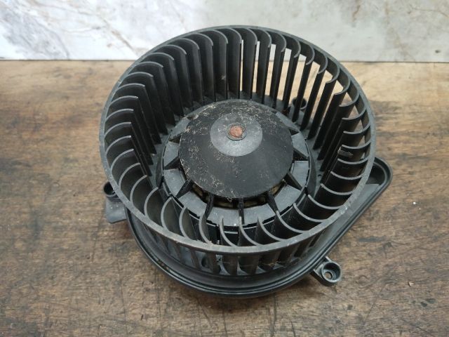 bontott AUDI A4 B7 Fűtőmotor (Klímás)