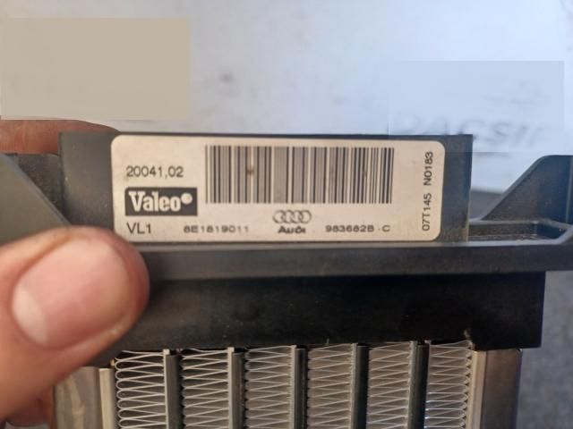 bontott AUDI A4 B7 Fűtőradiátor (Elektromos)