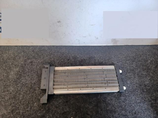 bontott AUDI A4 B7 Fűtőradiátor (Elektromos)
