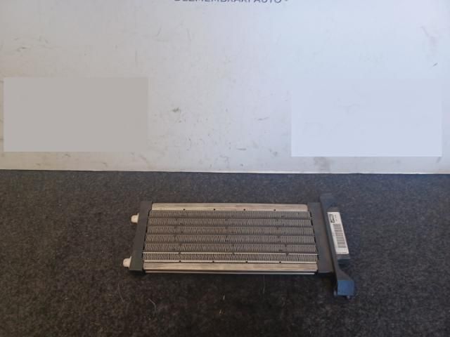 bontott AUDI A4 B7 Fűtőradiátor (Elektromos)