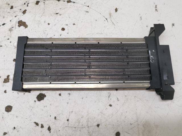 bontott AUDI A4 B7 Fűtőradiátor (Elektromos)