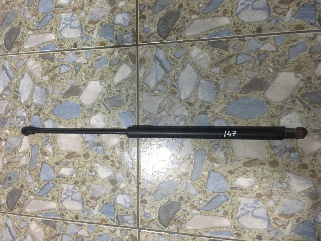 bontott AUDI A4 B7 Gázrugós Kitámasztó Teleszkóp Motorháztető