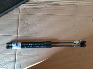 bontott AUDI A4 B7 Gázrugós Kitámasztó Teleszkóp Pár Csomagtérajtó