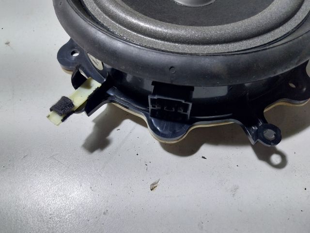 bontott AUDI A4 B7 Hangszóró (Pozíciófüggetlen)
